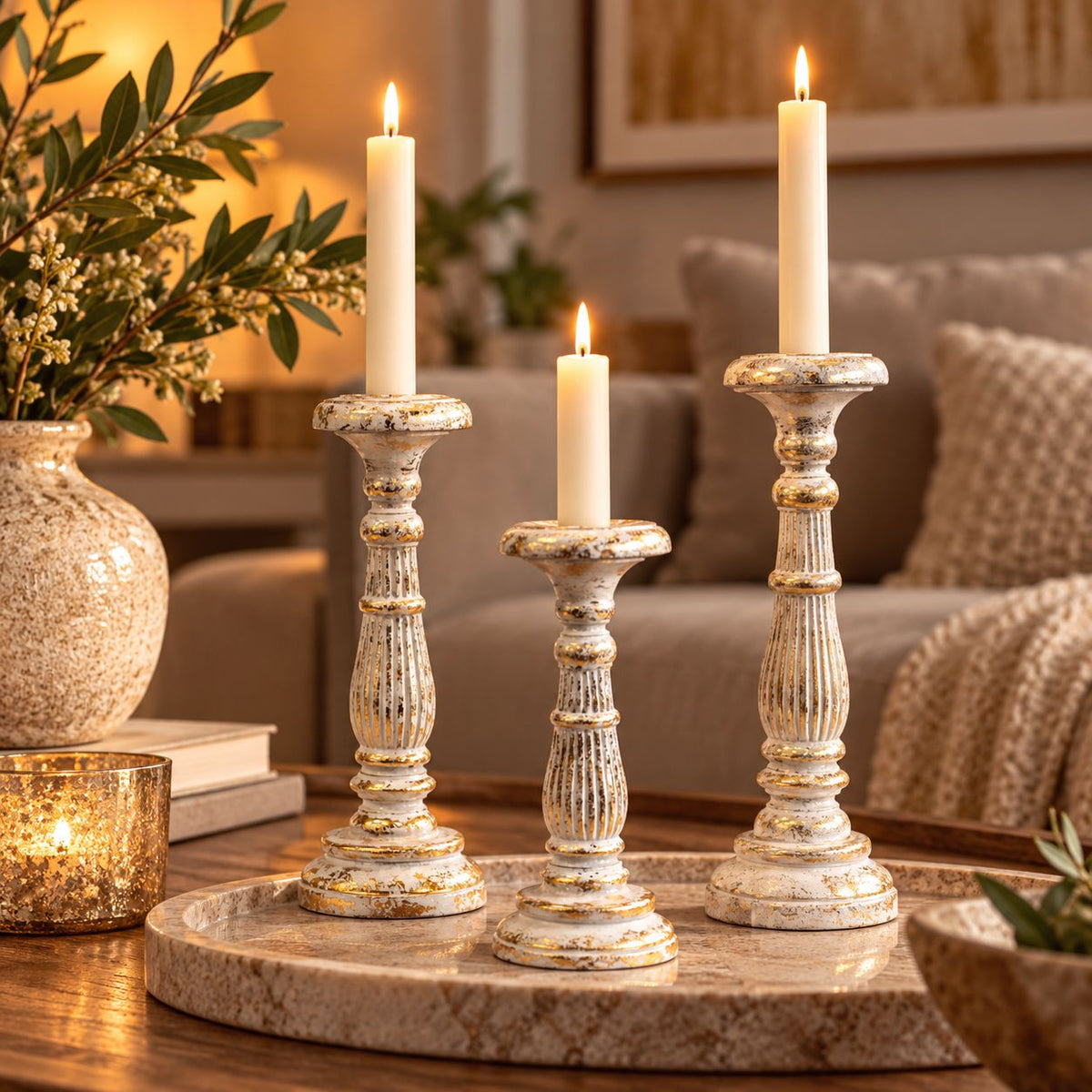 Vintage White Gold Kandelaarset – 3 Kandelaars in Verschillende Hoogtes