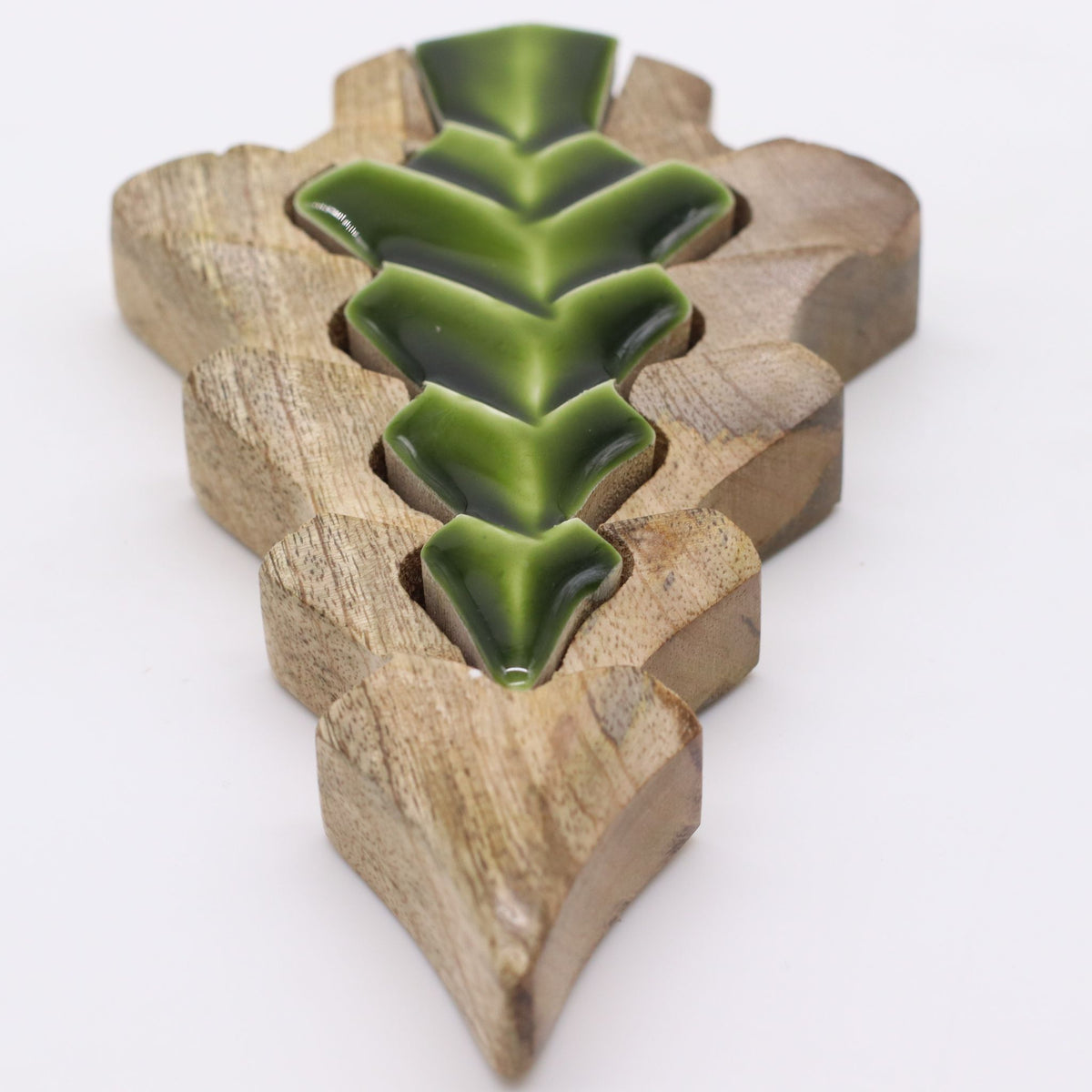 Mango Houten Kerstboom met Groen Emaille – 15 cm